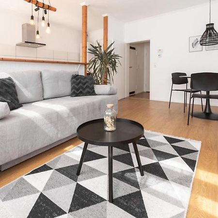Koje Drei I Zentrales Apartment Mit Parkplatz Bremerhaven Esterno foto