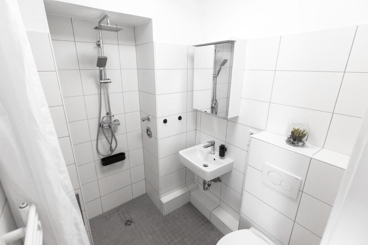 Koje Drei I Zentrales Apartment Mit Parkplatz Bremerhaven Esterno foto